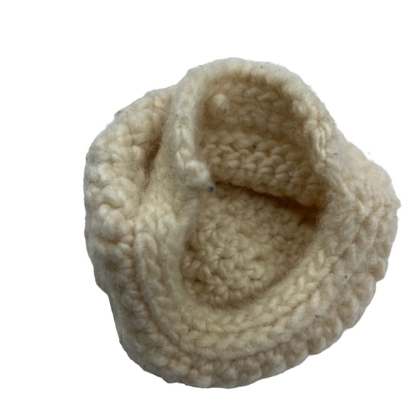 Two Bonnet Hats and Beanie Hat - Picture 3 of 7